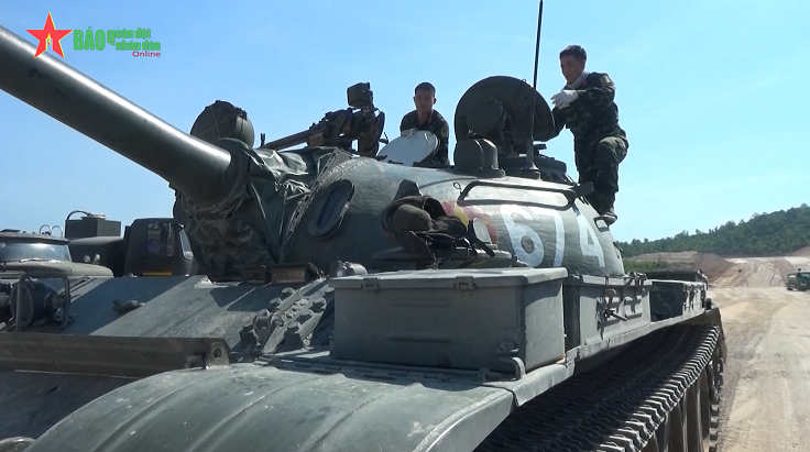 Đội tuyển xe tăng tích cực luyện tập, sẵn sàng tranh tài tại Army games 2021
